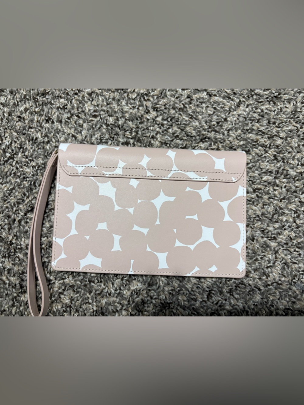 Kate Spade Madie Putnam Drive
Splodge Dot Pink/White Wristlet Clutch - Picture 4 of 4